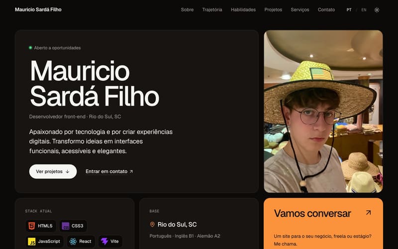 Página inicial deste portfólio, com o nome Mauricio Sardá Filho e a foto ao lado